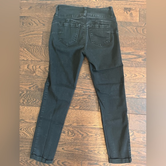 Forever 21 Los Angeles Black Cropped Jeans - Picture 9 of 9